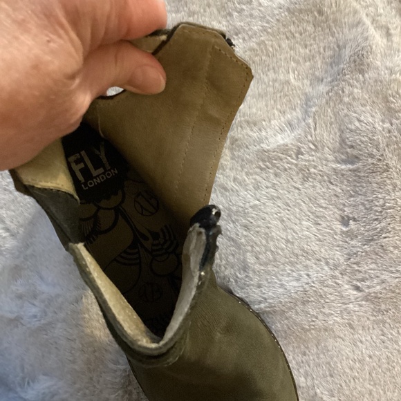NWOT Fly London green leather ankle boots size 37 - Picture 5 of 6